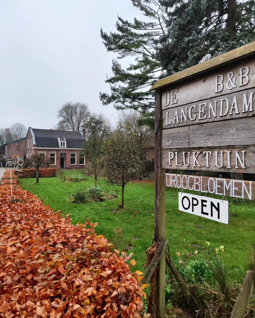 Kijk voor onze openingstijden altijd even op onze website of de social media kanalen.