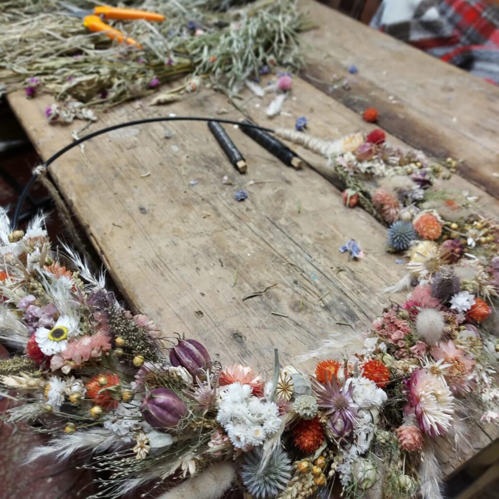 Droogbloemen workshop krans maken.