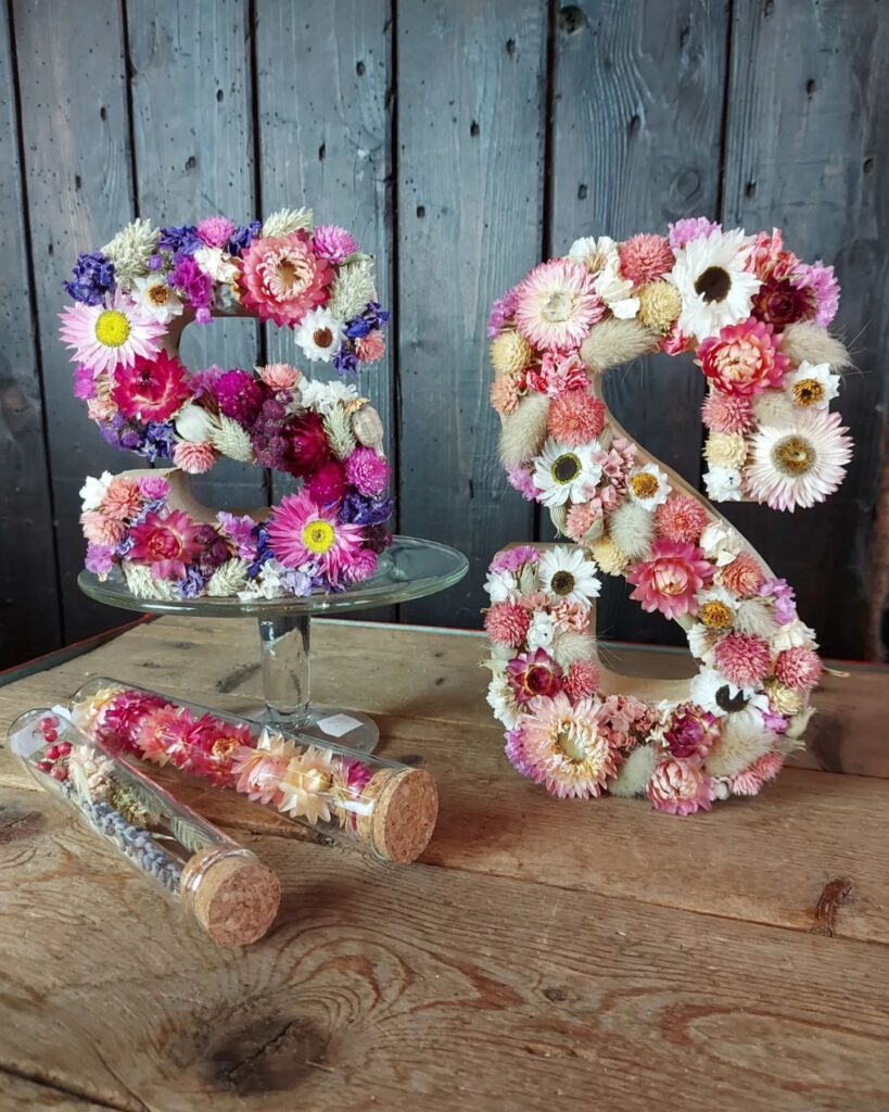 Kom in de winkel kijken voor de mooiste droogbloem cadeautjes.